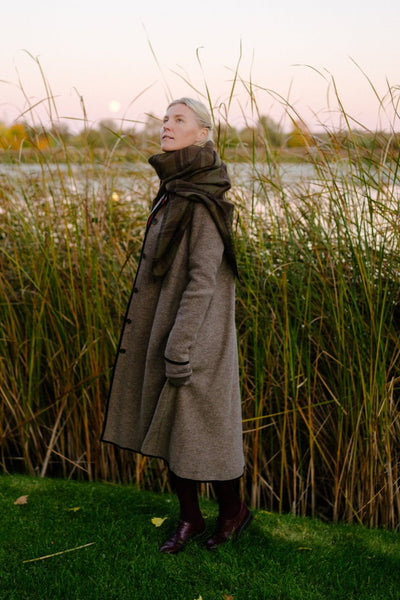 Can You Wear Linen in The Fall? 6 Warm Yet Stylish Ways!