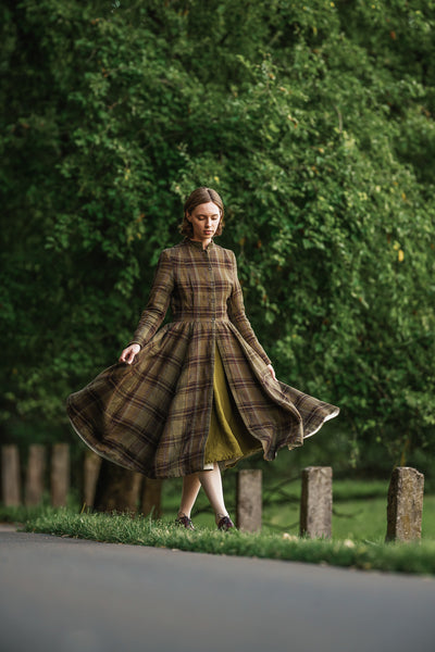 Victorian Coat, Long Sleeve, Twill Linen, Oak Tartan#color_oak-tartan