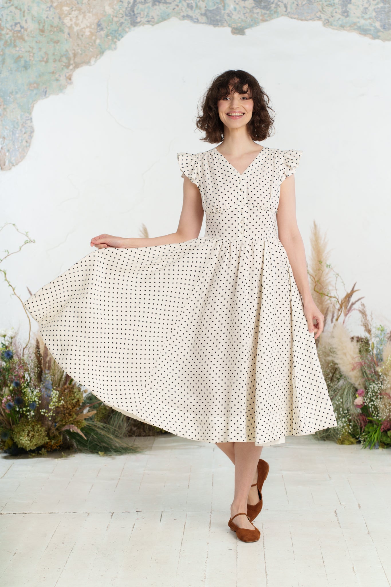 Diane Dress, Ruffle Sleeve, Tiny Dots
#color_tiny-dots