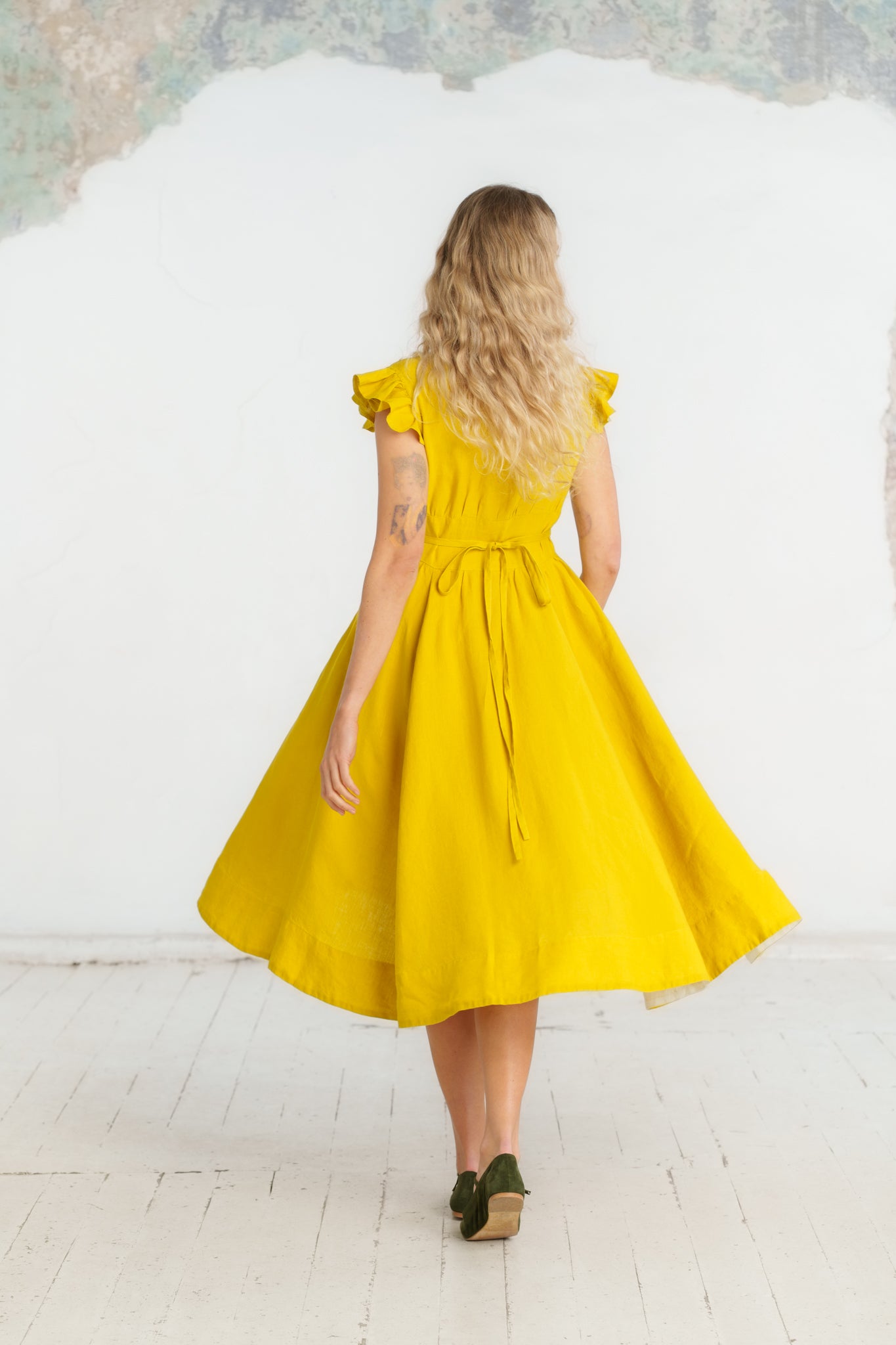 Diane Dress, Ruffle Sleeve, Daisy Yellow
#color_daisy-yellow