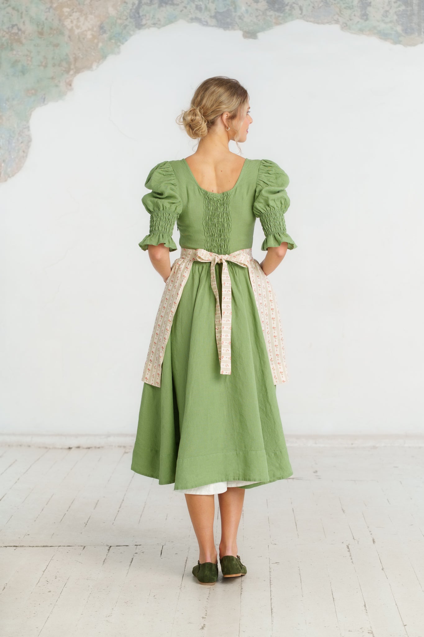 Meadow Apron, Stripe & Bloom #color_stripe-bloom
