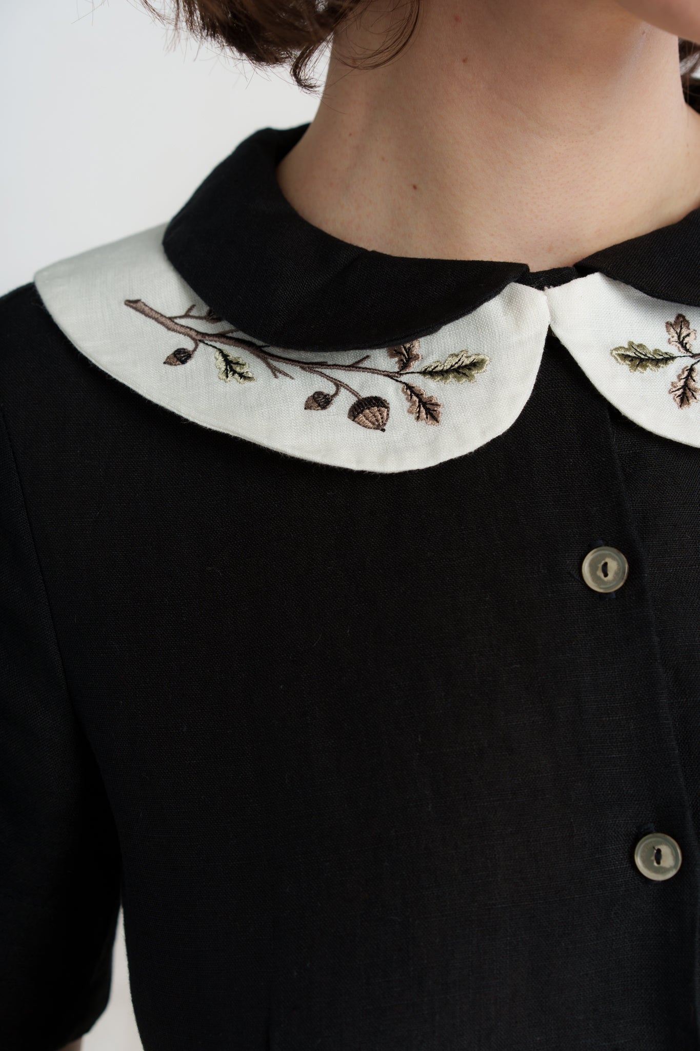 Peter Pan Collar, Embroidery#color_hazelnut