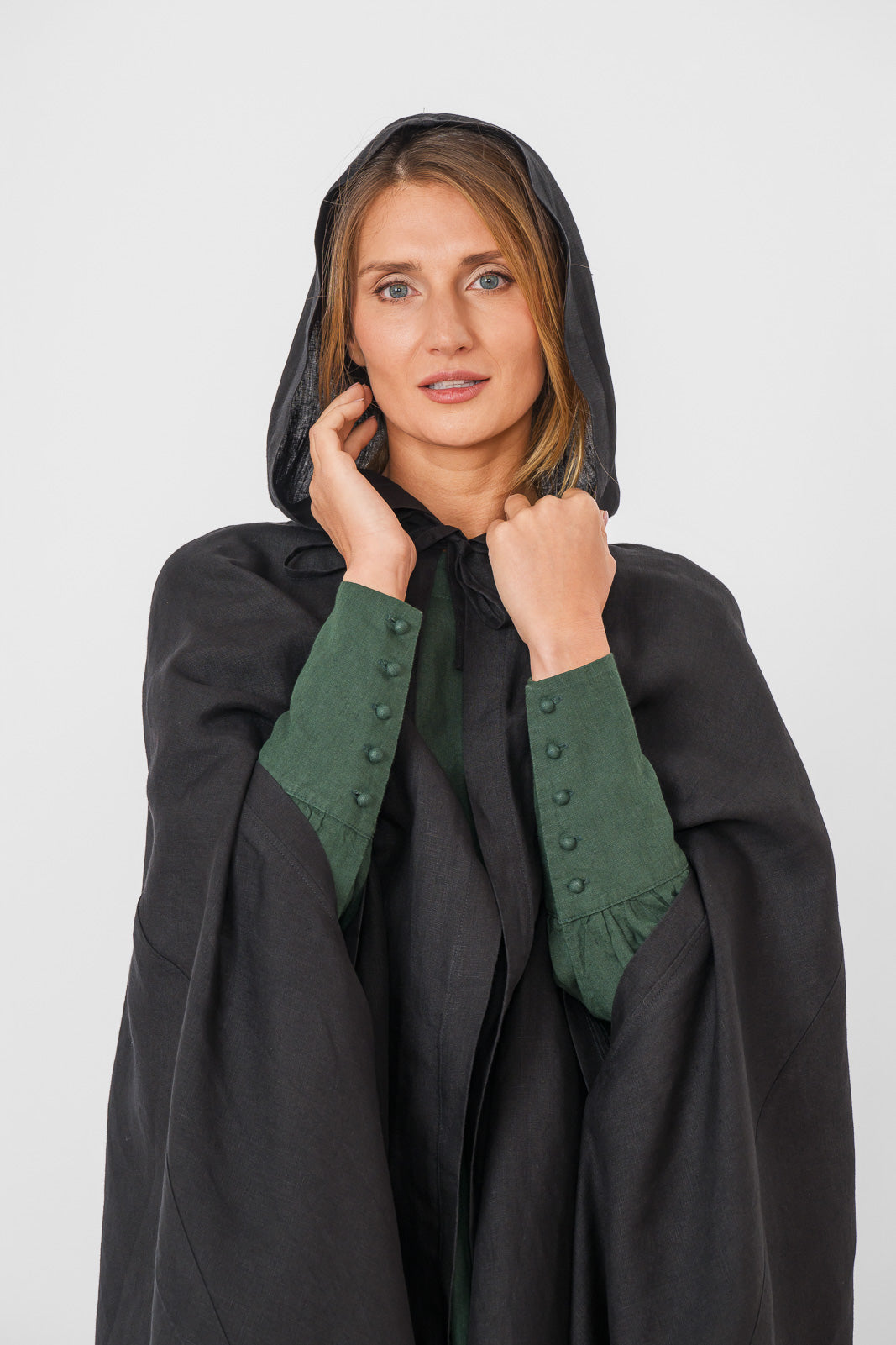 Willow Cape, Black Pansy