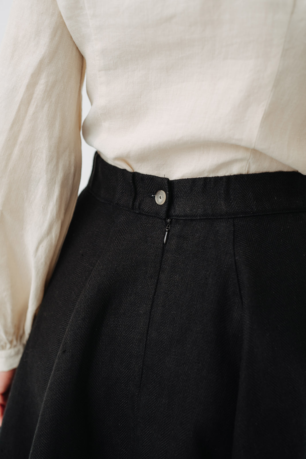 Mini Classic Skirt, Twill Linen, Black Herringbone#color_black-herringbone